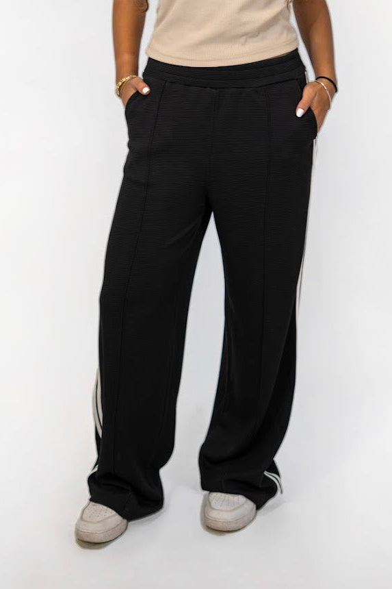 Black side-stripe sweatpants