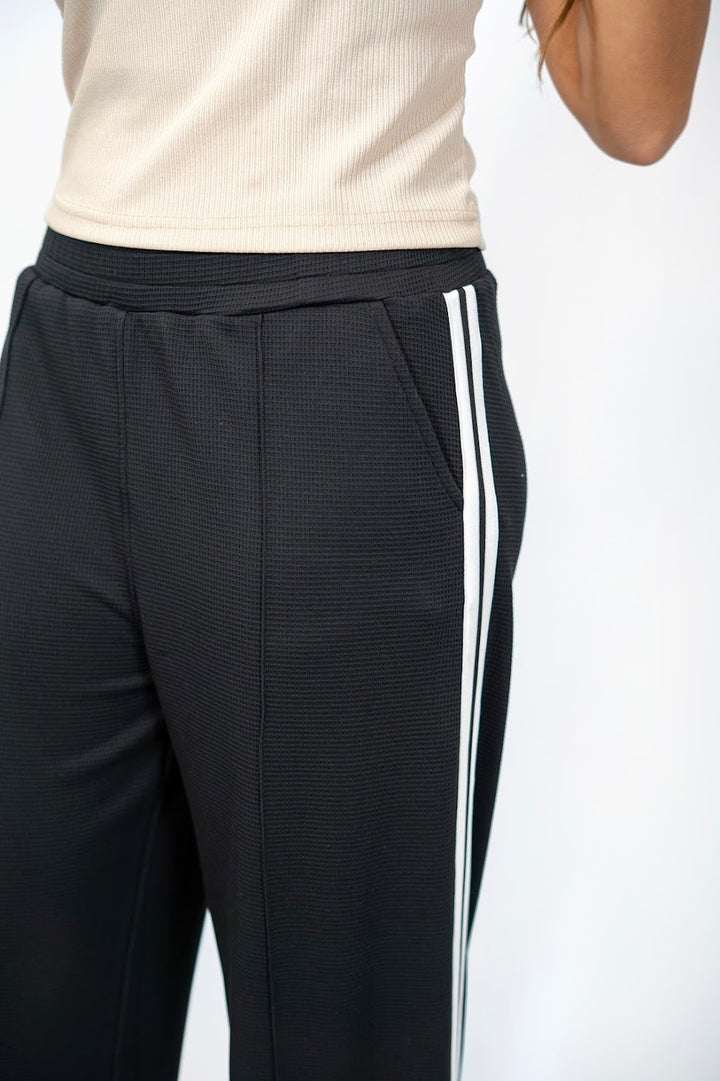 Black side-stripe sweatpants